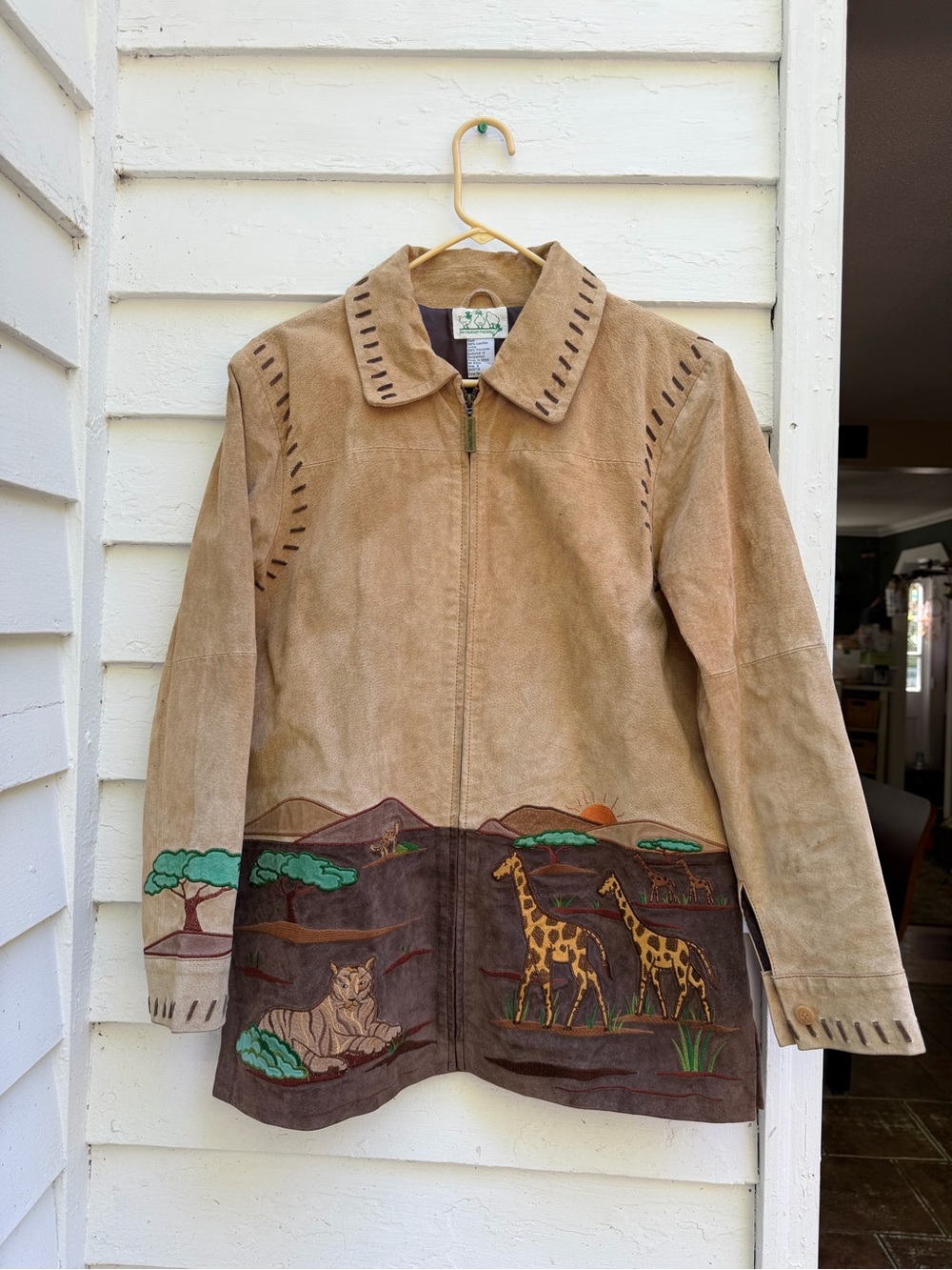 1990s Quacker Factory Tan Suede Safari Embroidered Small Leather Jacket 🐘🦒🐆